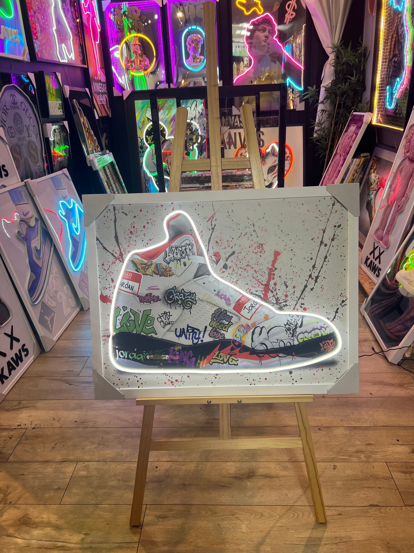 Nike Shoe "Grafitti" White LED | 840x660mm