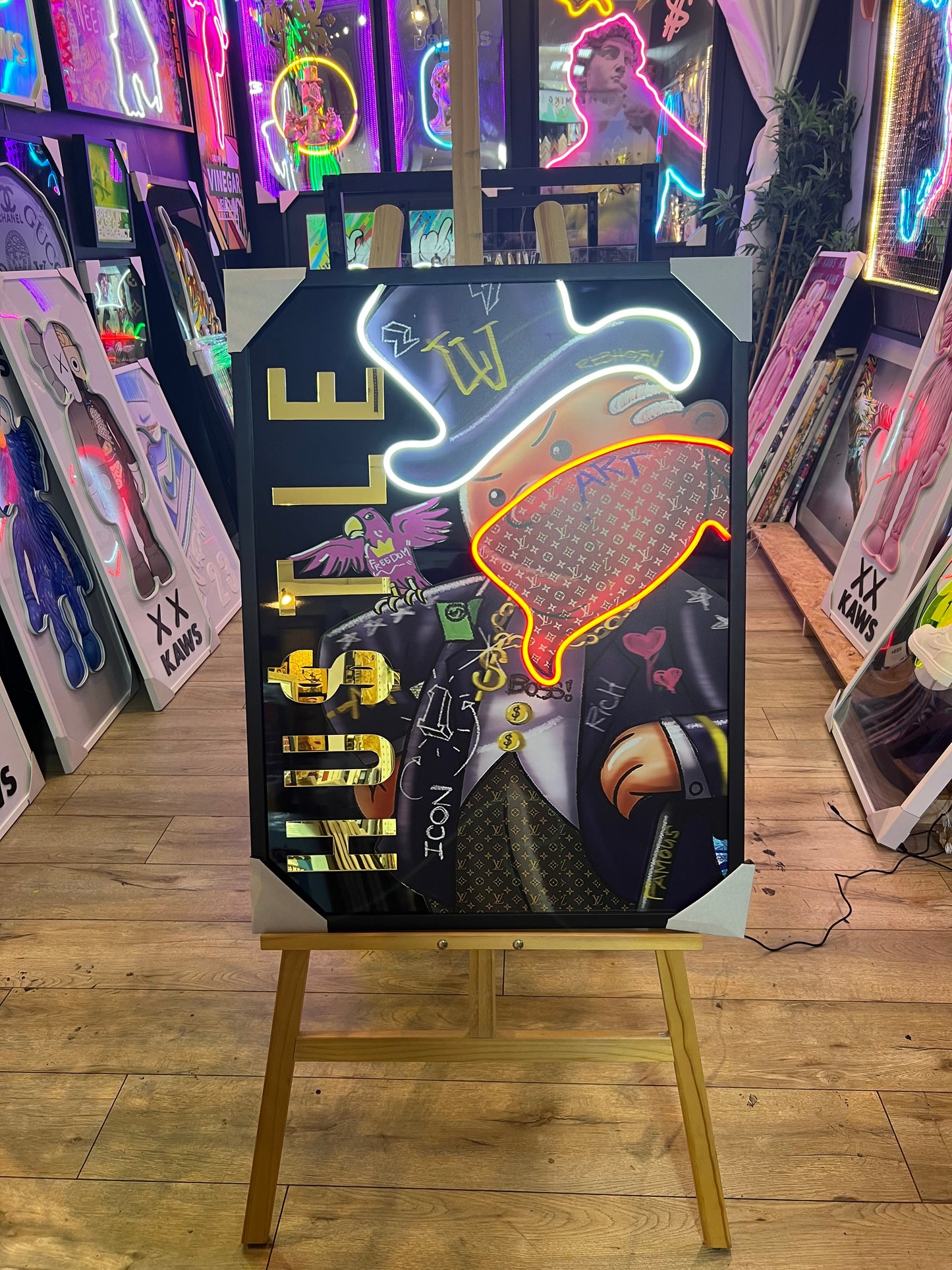 Hustle Man LED | 840x630mm