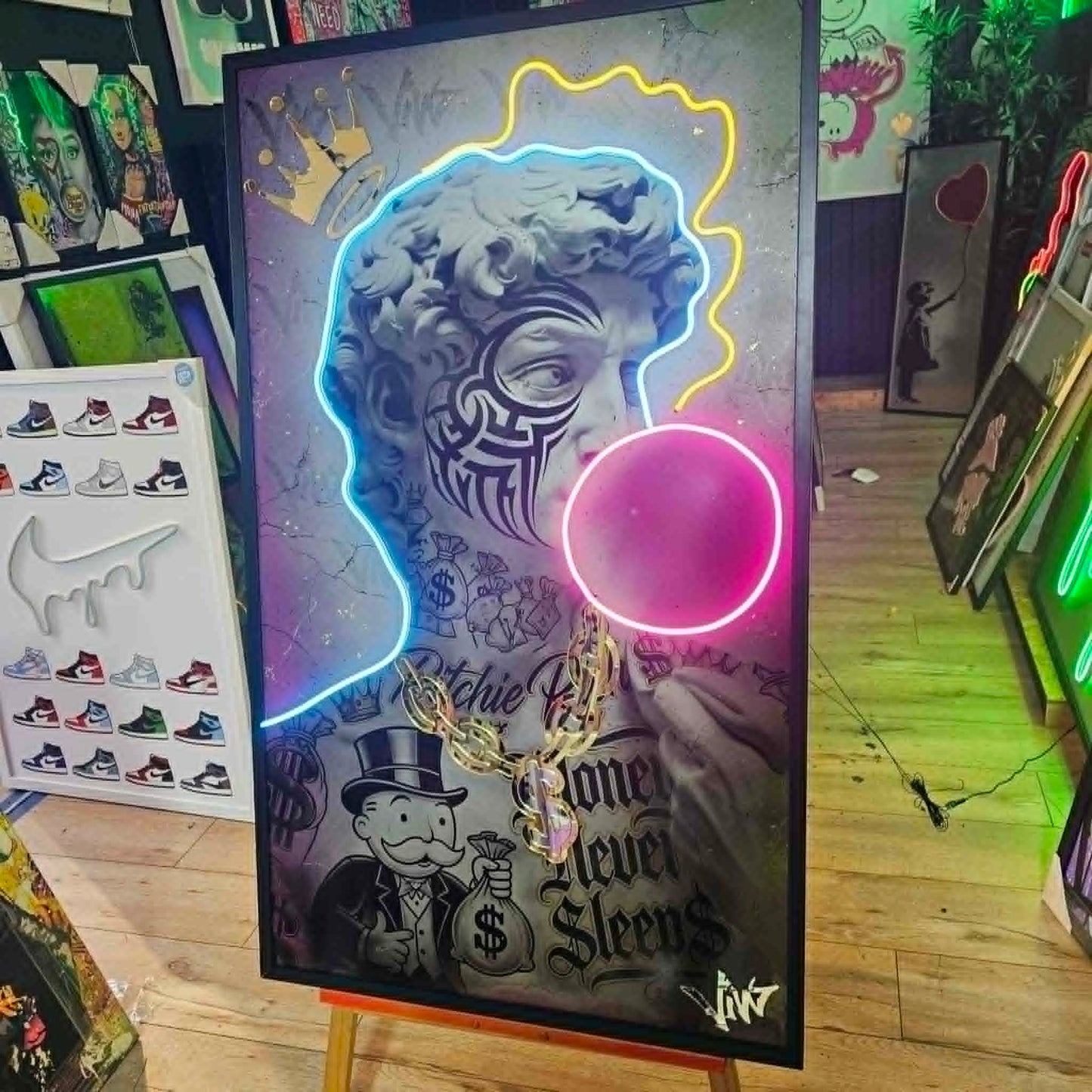 David "Money Never Sleep" LED | 750x1260mm