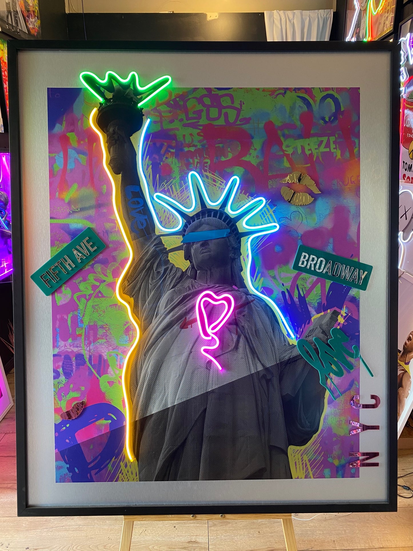 Statue of Liberty LED on Brush Metal | 1260x1550mm