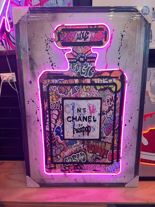 No5 Chanel Graffiti LED | 1260x850mm
